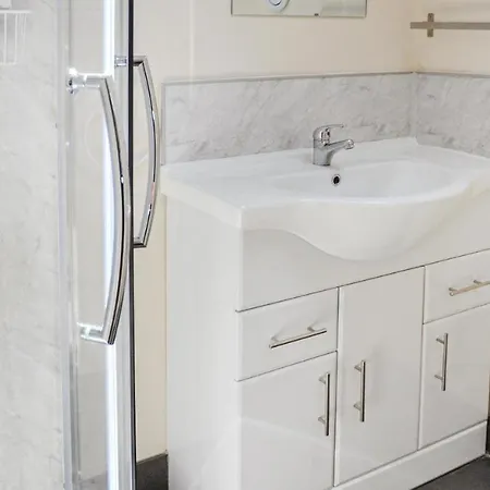 Stunning In Poitou Charentes With Jacuzzi, Wifi And Outdoor Swimming Pool Hébergement de vacances *