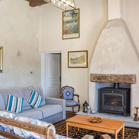 Σπίτι διακοπών Stunning In Poitou Charentes With Jacuzzi, Wifi And Outdoor Swimming Pool *
