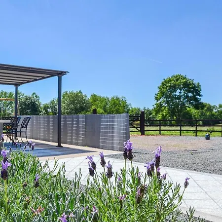 Stunning In Poitou Charentes With Jacuzzi, Wifi And Outdoor Swimming Pool * Viennay