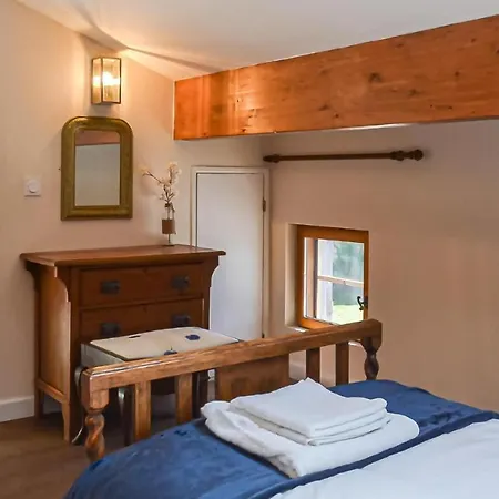 Σπίτι διακοπών Stunning In Poitou Charentes With Jacuzzi, Wifi And Outdoor Swimming Pool